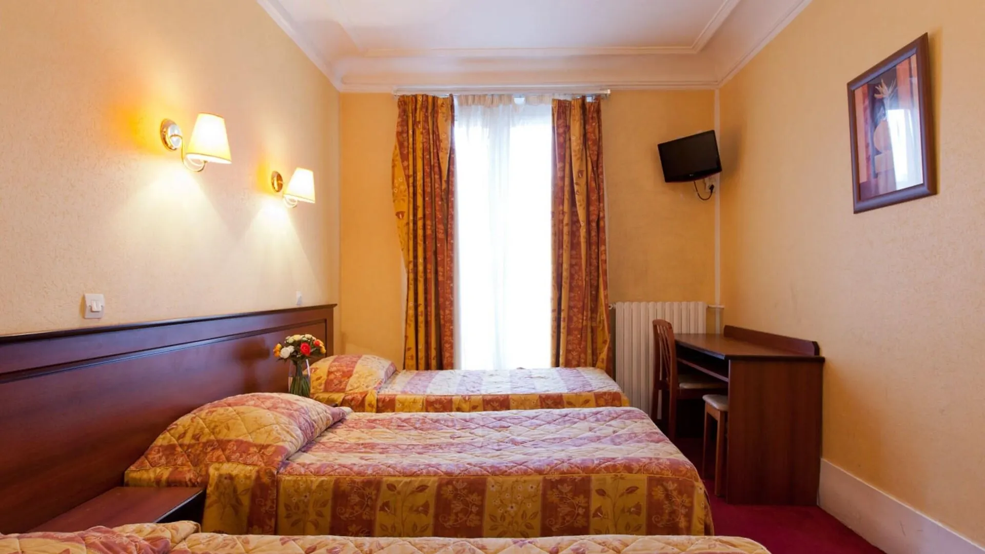 Du Square D'anvers Hotel