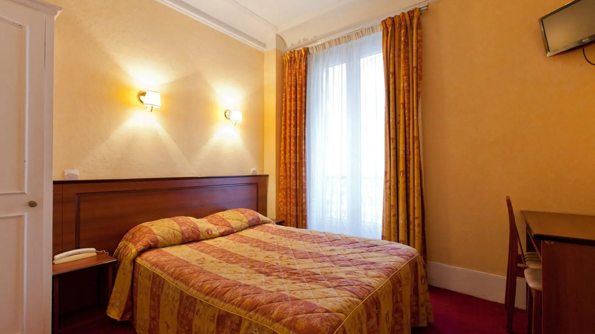 Du Square D'anvers Hotel