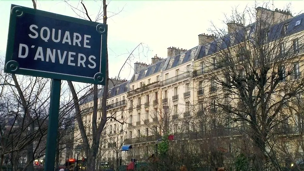 Du Square D'anvers 2*