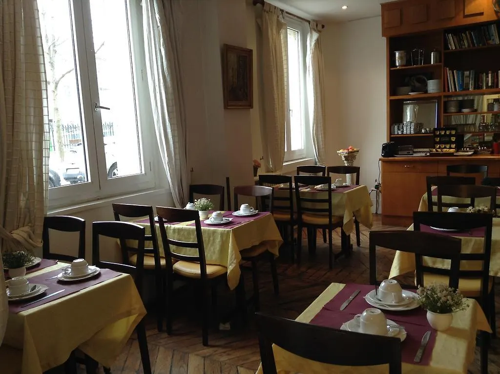 Hotel Du Square D'anvers 2*