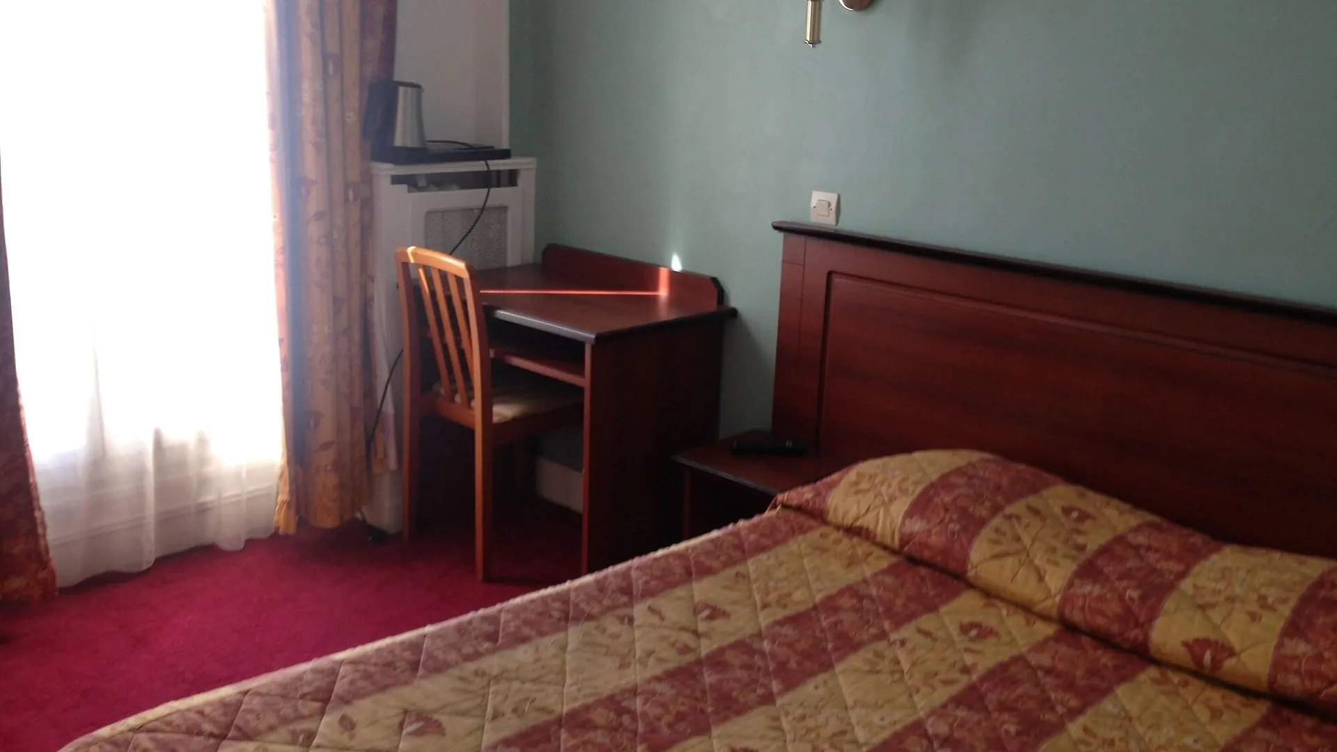 Du Square D'anvers Otel Paris