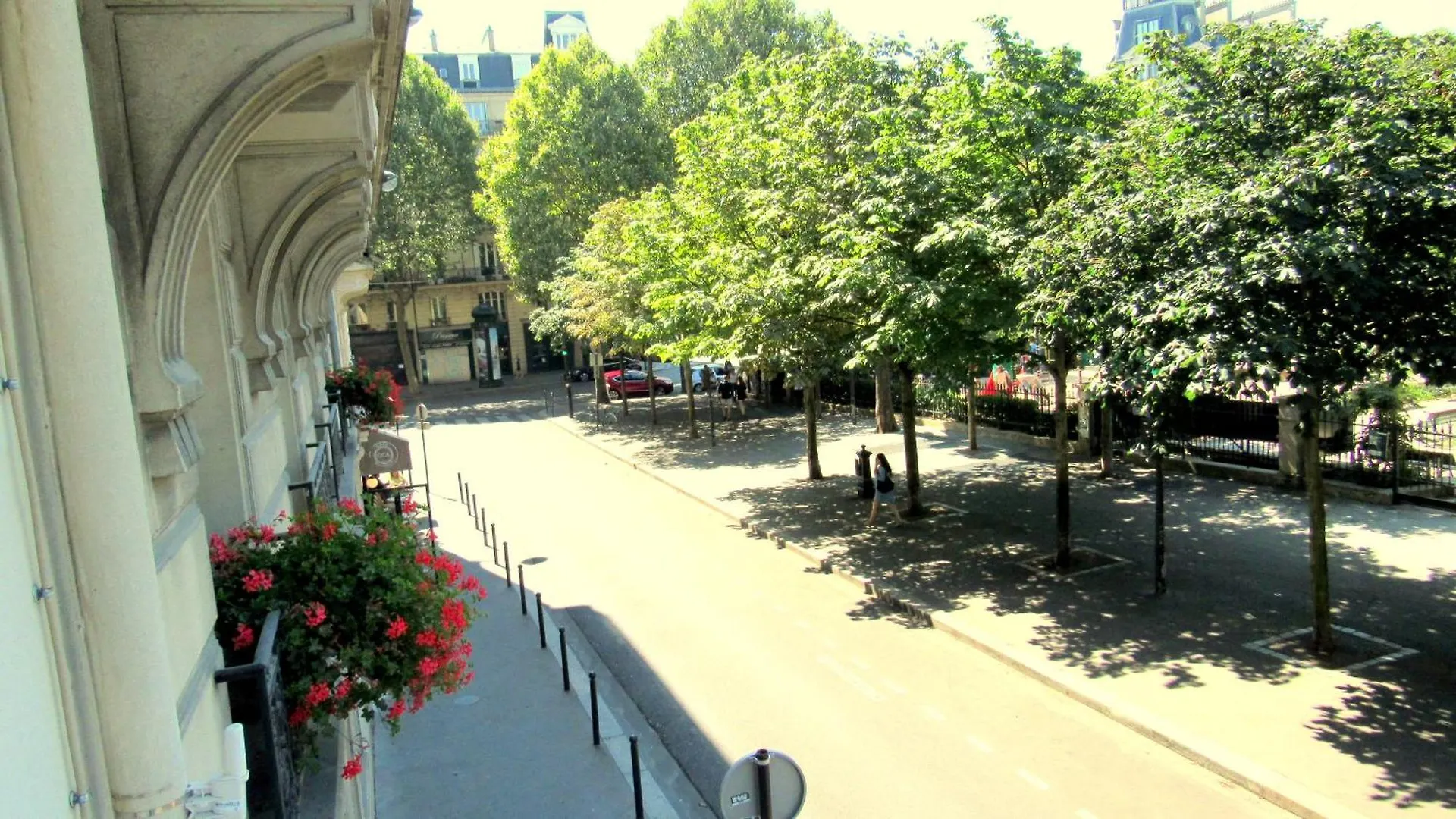 Du Square D'anvers Otel Paris