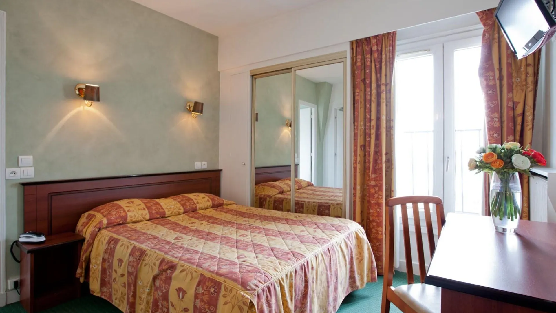 Du Square D'anvers Hotel